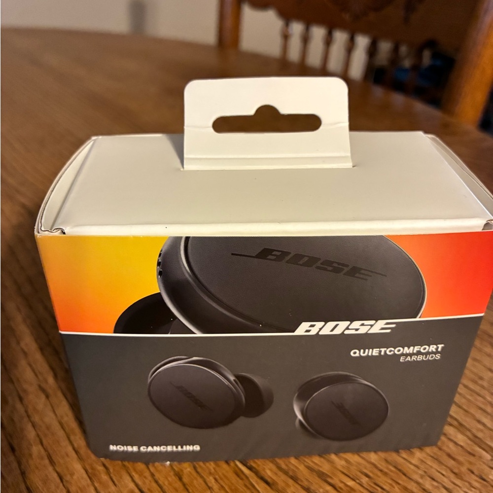 Bose QuietComfort Earbuds Black wireless. new in box.